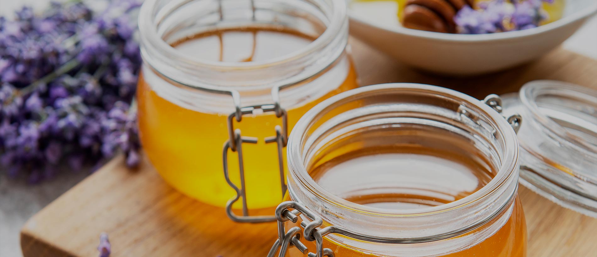 &Eacute;picerie miel avec emballages innovants verseurs