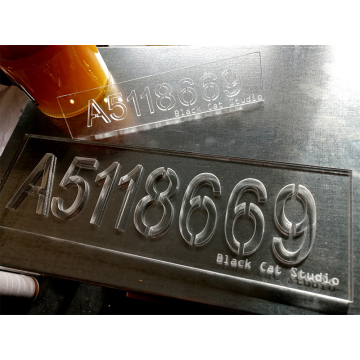 Pochoir plexiglass pour marquage numéro napi sur ruche - 90x280 mm