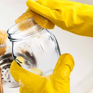 Nettoyage des pots en verre pour le miel
